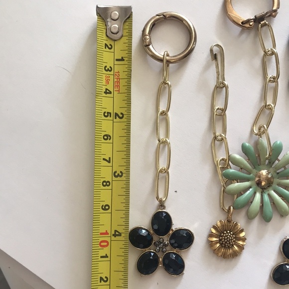 HAND MADE BLING FOR YOUR BAG ZIPPERS or KEYCHAIN SET OF 4 FLORAL THEMED GOLDTONE - Picture 2 of 8